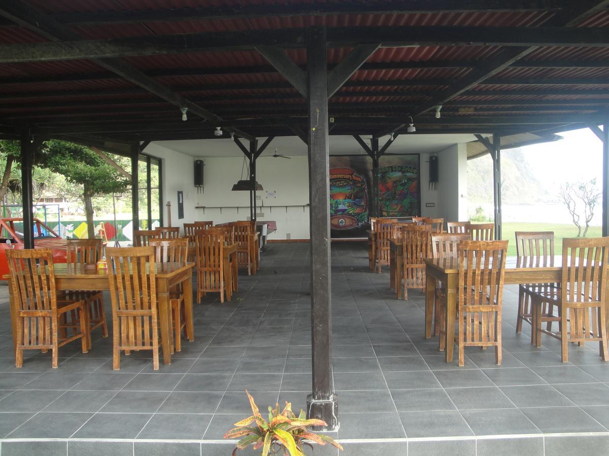 Yoyo'S Hotel Sekongkang Kültér fotó