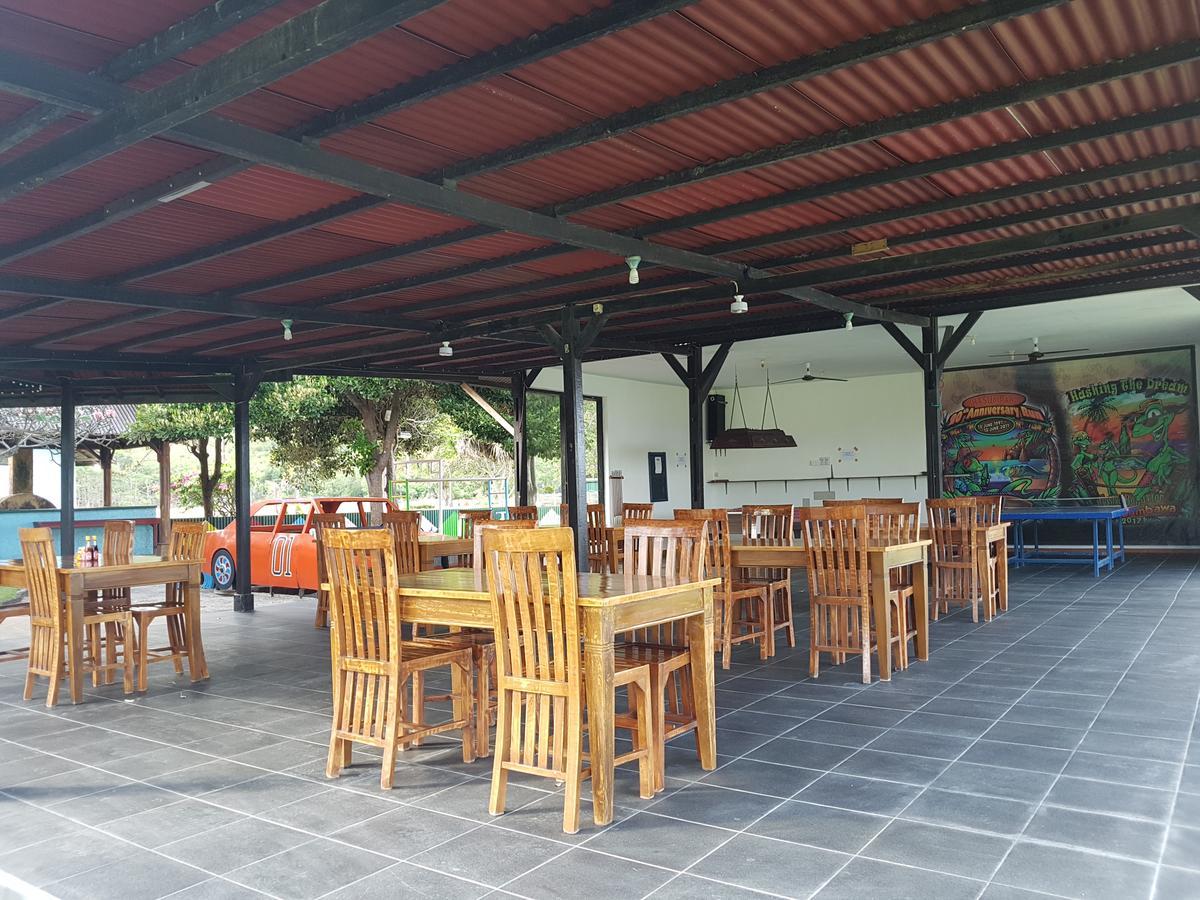 Yoyo'S Hotel Sekongkang Kültér fotó